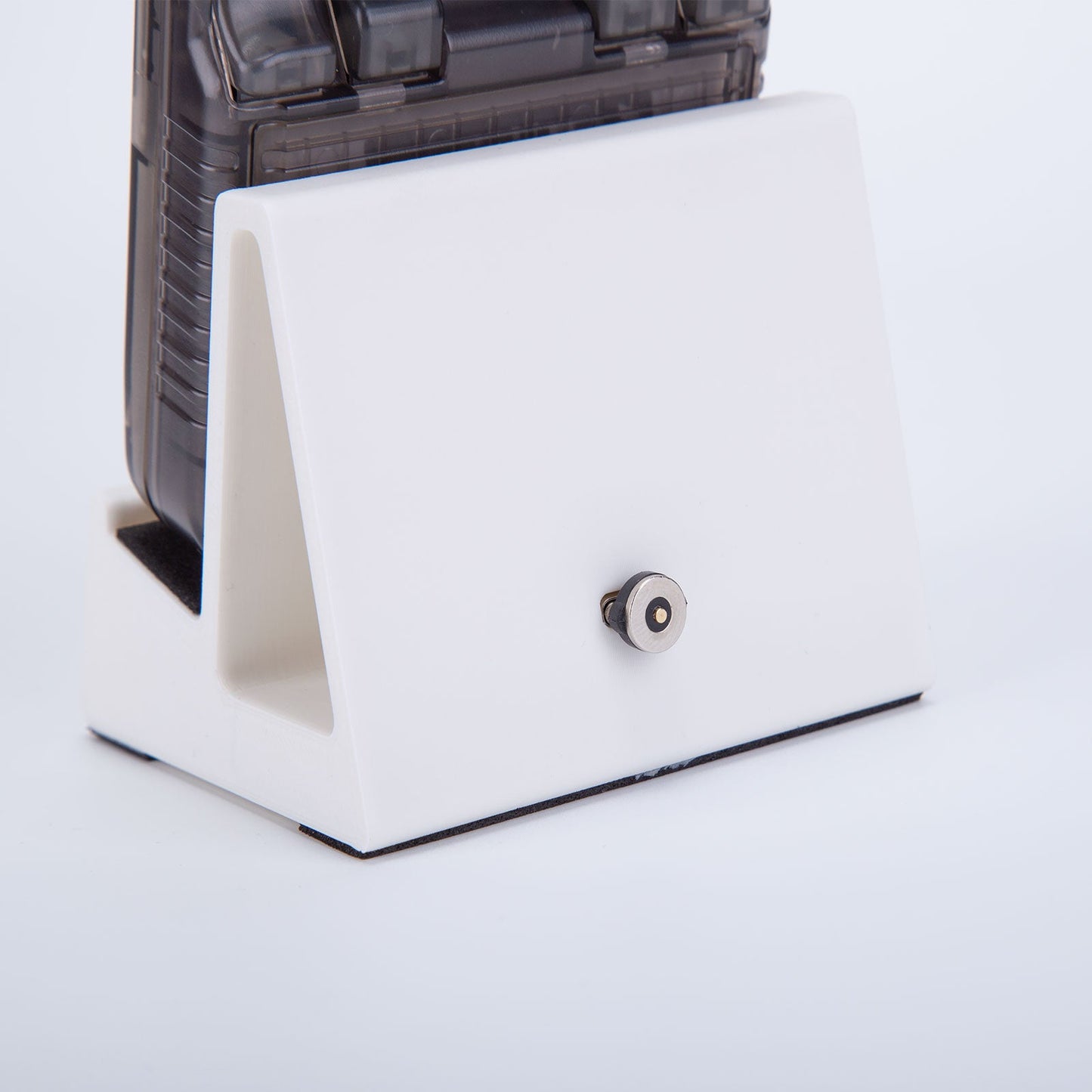 3D Printed Magnetic Charging Dock for Miyoo Mini Plus