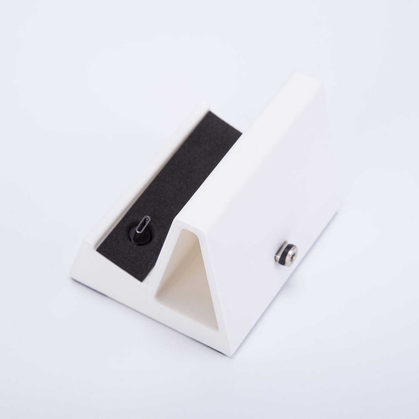 3D Printed Magnetic Charging Dock for Miyoo Mini Plus